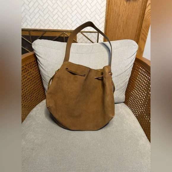 Madewell The Drawstring Shoulder Bag Suede Dried Acorn - Picture 5 of 10